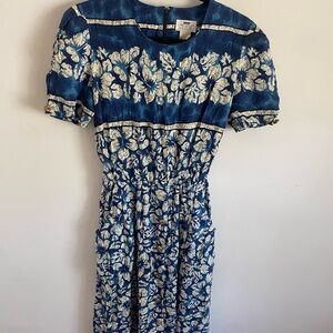 SGD Studio Vintage Blue & Cream Hawaiian Floral Midi Dress with Pockets Size 10P